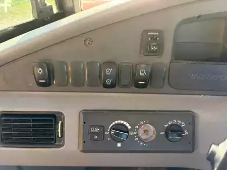 Nivelohjatut dumpperit 2016 Volvo A30G (19)