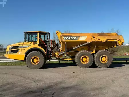 Nivelohjatut dumpperit 2016 Volvo A30G (2)