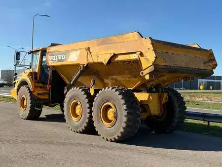 Nivelohjatut dumpperit 2016 Volvo A30G (3)