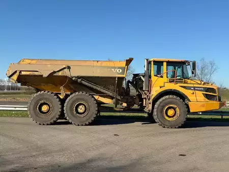 Nivelohjatut dumpperit 2016 Volvo A30G (6)
