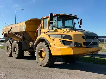 Nivelohjatut dumpperit 2016 Volvo A30G (7)