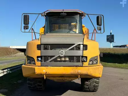 Nivelohjatut dumpperit 2016 Volvo A30G (8)