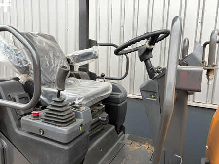 Tandemruller 2025 Case 450 NX (15)