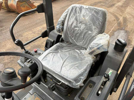 Tandemruller 2025 Case 450 NX (16)