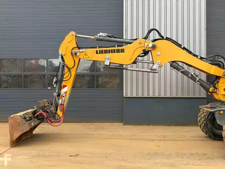 Mobilbagger 2018 Liebherr 910 (16)