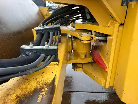 Walzenzug 2007 Caterpillar CS563E (24)