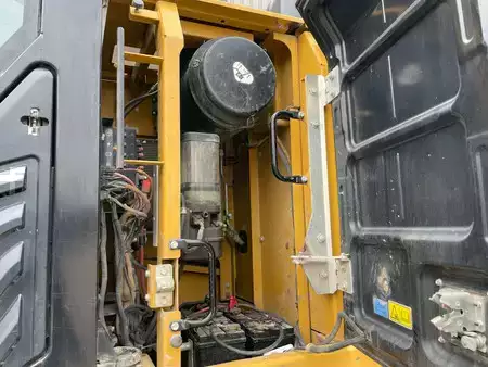 Rupsgraafmachines 2017 Caterpillar 330FLN (31)