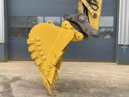 Rupsgraafmachines 2017 Caterpillar 330FLN (8)