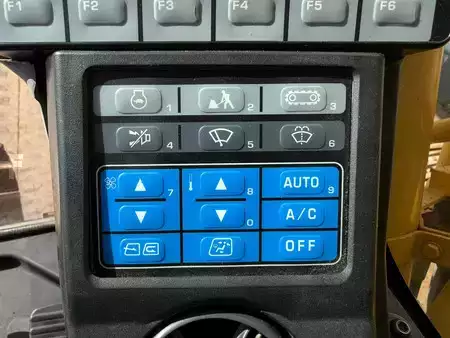 Excavadoras de cadenas 2015 Komatsu PC240 (23)