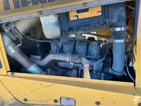 Telaketjupuskutraktorit 2018 Liebherr PR736LGP (24)