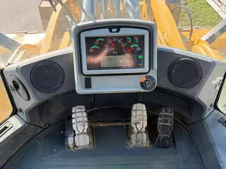 Pyöräkuormaajat 2016 Caterpillar 982M (18)