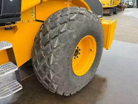 Tiejyrät 2025 JCB VM200D (20t) (14)
