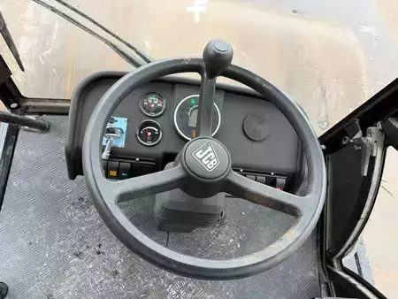 Tiejyrät 2025 JCB VM200D (20t) (19)