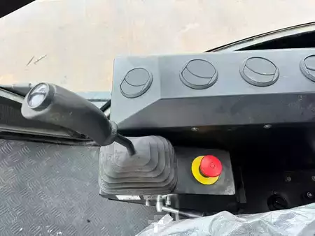 Tiejyrät 2025 JCB VM200D (20t) (20)