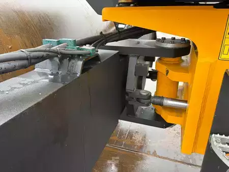 Tiejyrät 2025 JCB VM200D (20t) (22)