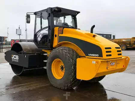 Tiejyrät 2025 JCB VM200D (20t) (3)