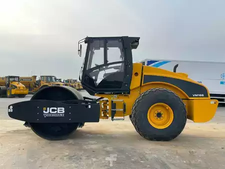 Tiejyrät 2025 JCB VM166D (15.5t) (1)