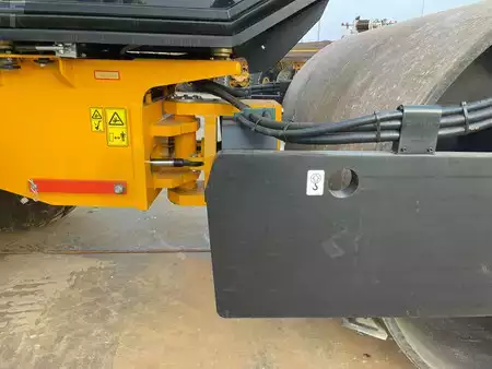 Tiejyrät 2025 JCB VM166D (15.5t) (24)