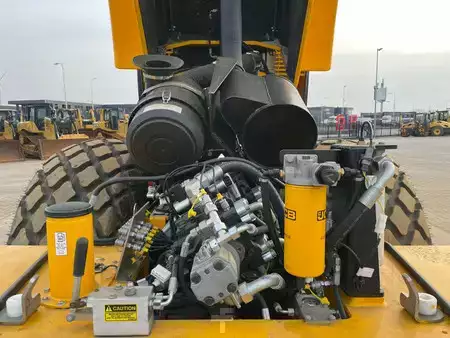 Tiejyrät 2025 JCB VM166D (15.5t) (26)