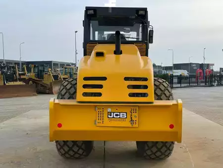 Tiejyrät 2025 JCB VM166D (15.5t) (4)