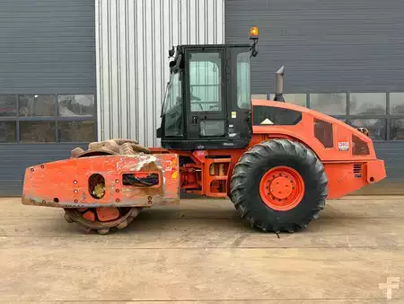 Fåren ruller 2011 Caterpillar CP74 (1)