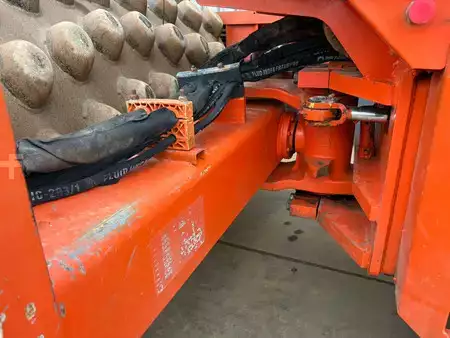 Fåren ruller 2011 Caterpillar CP74 (14)