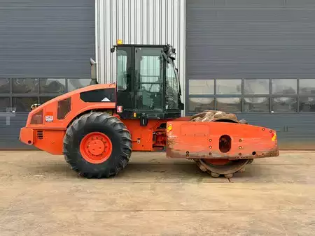 Fåren ruller 2011 Caterpillar CP74 (6)