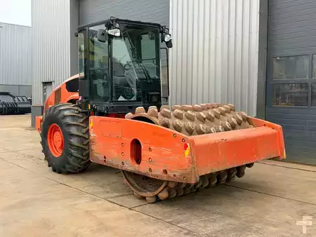 Fåren ruller 2011 Caterpillar CP74 (7)