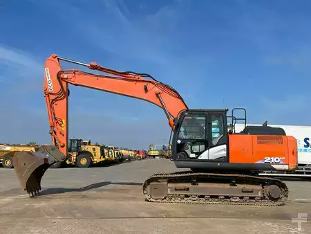 Hydraulic Excavators 2018 Hitachi ZX210LC-6 (1)