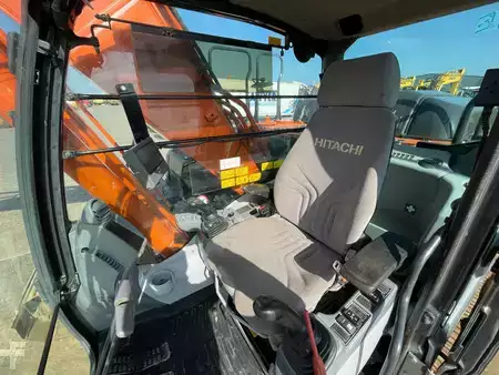 Hydraulic Excavators 2018 Hitachi ZX210LC-6 (20)