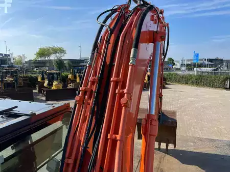 Hydraulic Excavators 2018 Hitachi ZX210LC-6 (32)