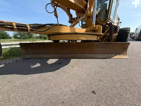 Niveleuse 2006 Caterpillar 140H (17)