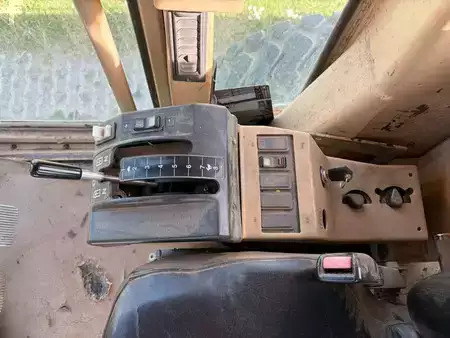 Niveleuse 2006 Caterpillar 140H (25)