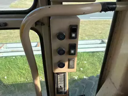 Niveleuse 2006 Caterpillar 140H (26)
