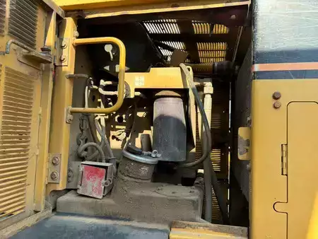 Niveleuse 2006 Caterpillar 140H (27)