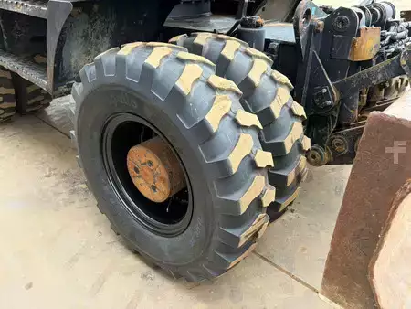 Pelle sur pneus 2011 Hitachi ZX170W-3 (14)