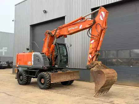 Pelle sur pneus 2011 Hitachi ZX170W-3 (7)
