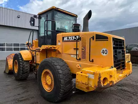Hjullastare 2004 Hyundai HL757-7 (2)