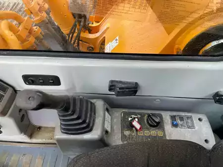 Excavadoras de cadenas 2005 Hyundai R360LC-7 (22)