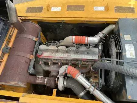 Excavadoras de cadenas 2005 Hyundai R360LC-7 (30)