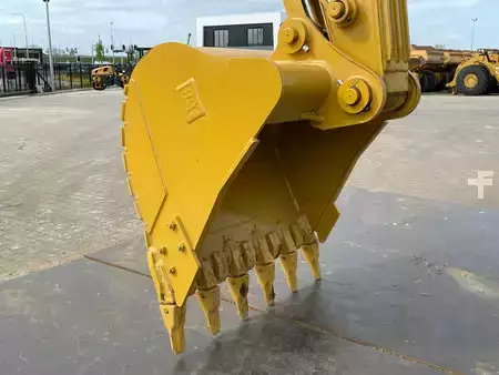 Escavatori cingolati 2025 Caterpillar 323D3 (10)