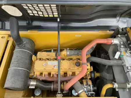 Escavatori cingolati 2025 Caterpillar 323D3 (31)