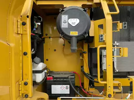 Escavatori cingolati 2025 Caterpillar 323D3 (34)