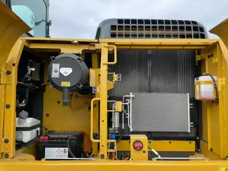 Escavatori cingolati 2025 Caterpillar 323D3 (35)