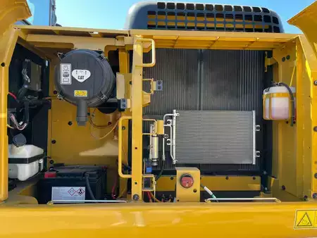 Escavatori cingolati 2025 Caterpillar 323D3 (26)