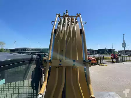 Escavatori cingolati 2025 Caterpillar 323D3 (32)