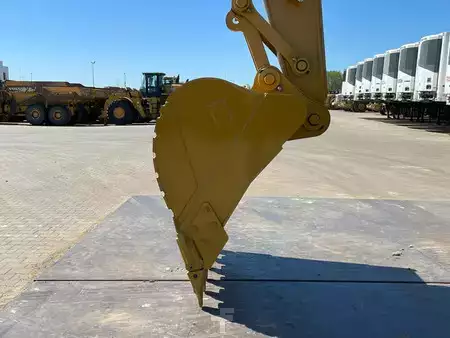 Escavatori cingolati 2025 Caterpillar 323D3 (9)