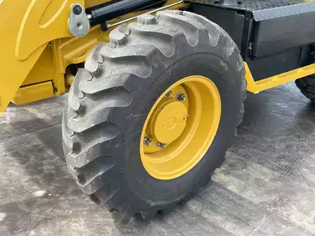 Rigid Backhoe Loader 2026 Caterpillar 424 (13)