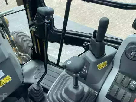 Rigid Backhoe Loader 2026 Caterpillar 424 (21)