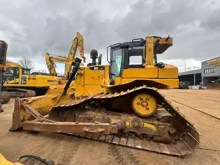 Pásové buldozery 2015 Caterpillar D6T LGP (1)